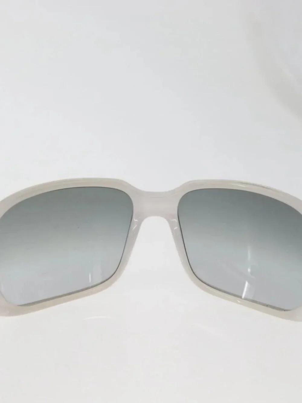 CHANEL Sunglasses plastic White CC Auth 162589